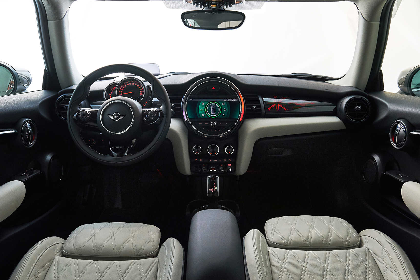 MINI KING’S ROAD EDITION - interior